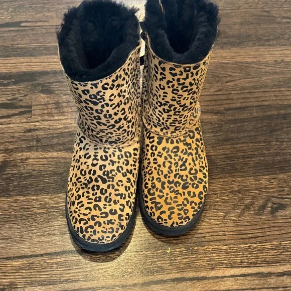 UGG Tan Leopard Print Boots with Black Accents - Picture 4 of 6